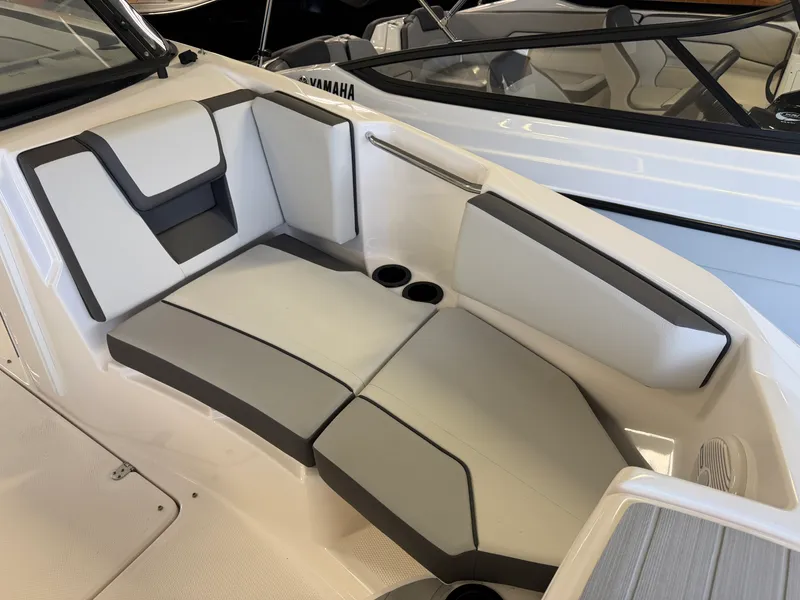 Slide: The Image of Yamaha SX220 2025 - 26