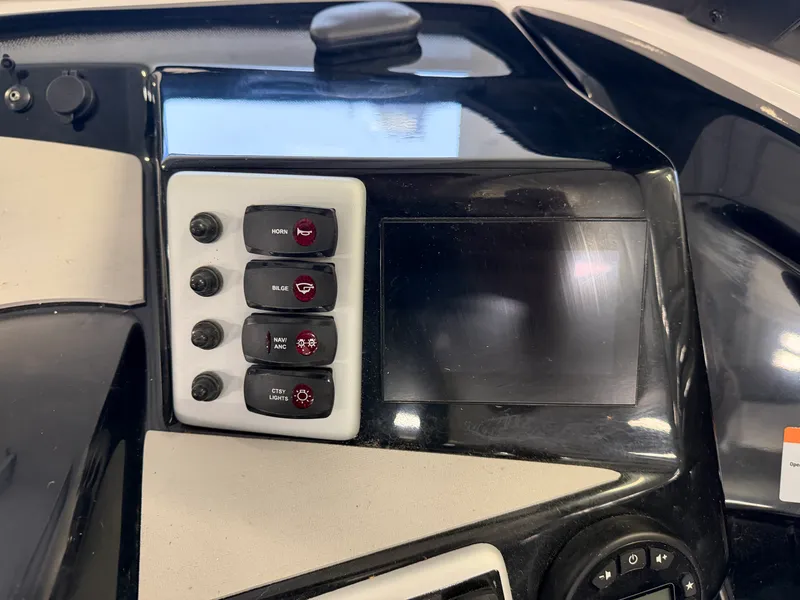 Slide: The Image of Yamaha SX220 2025 - 18