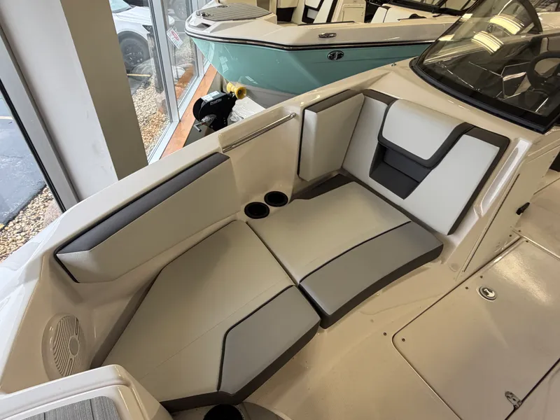 Slide: The Image of Yamaha SX220 2025 - 27