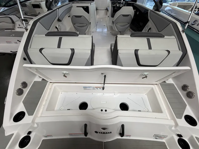 Slide: The Image of Yamaha SX220 2025 - 3