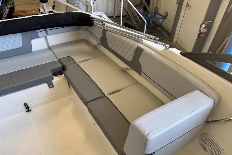 Slide: The Image of Bayliner VR4OB 2025 - 4