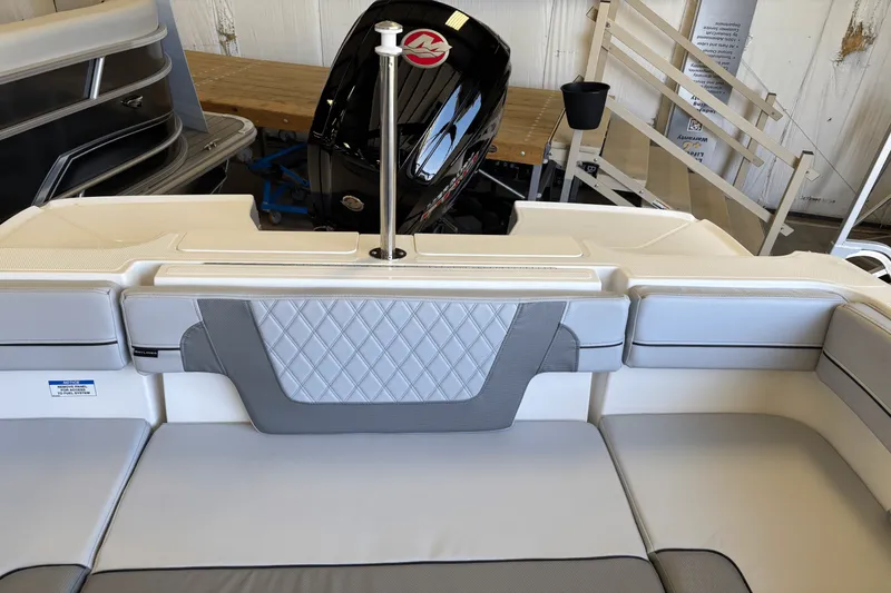 Slide: The Image of Bayliner VR4OB 2025 - 15