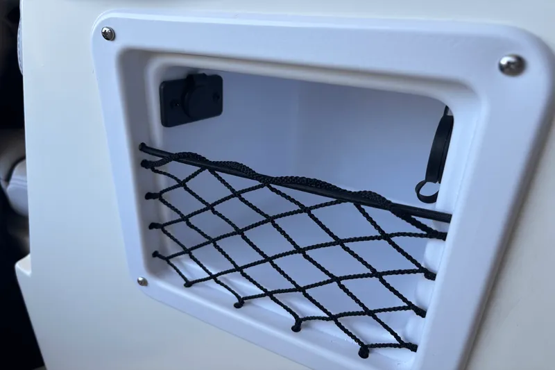 Slide: The Image of Bayliner VR4OB 2025 - 22