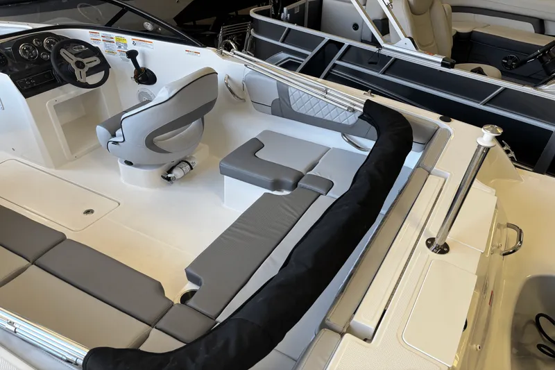 Slide: The Image of Bayliner VR4OB 2025 - 5