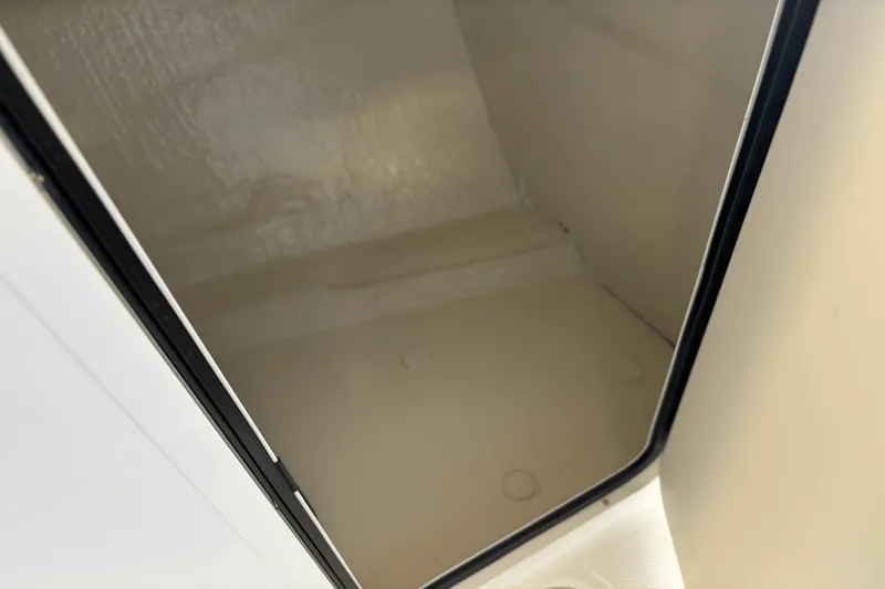 Slide: The Image of Bayliner VR4OB 2025 - 25