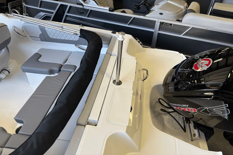 Slide: The Image of Bayliner VR4OB 2025 - 6