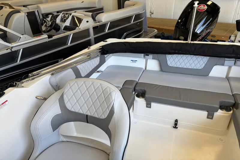 Slide: The Image of Bayliner VR4OB 2025 - 9