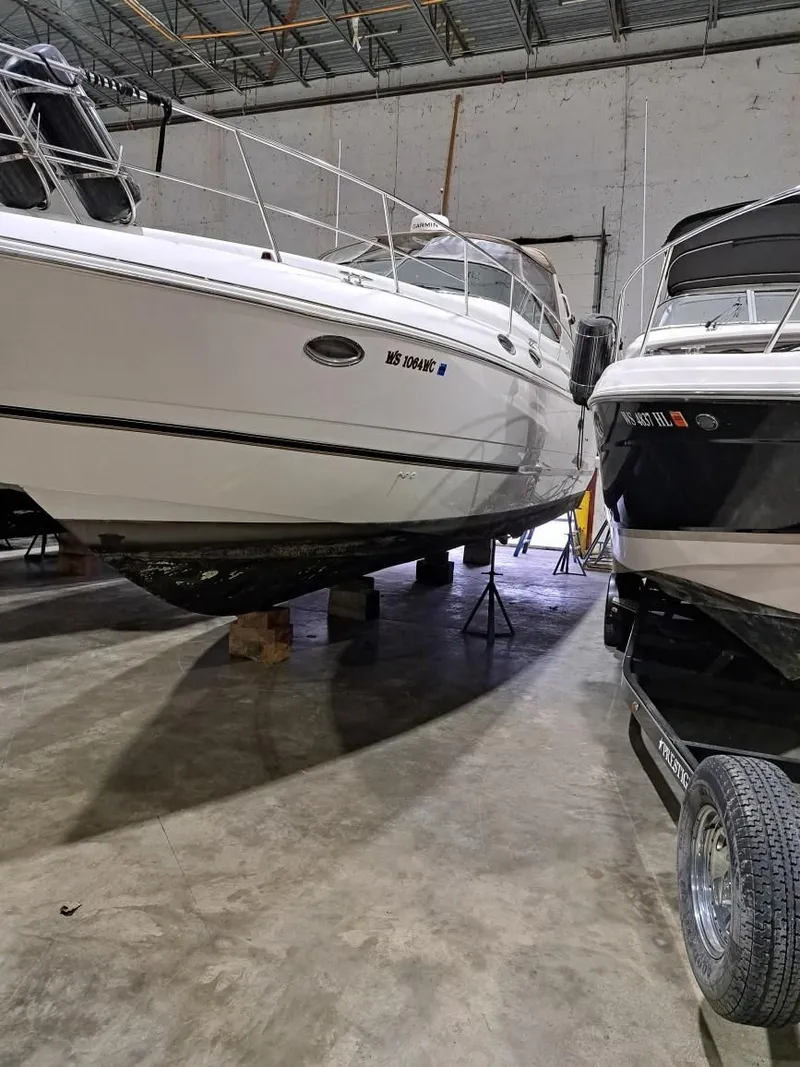 Slide: The Image of Cruisers Yachts 3870 2001 - 0