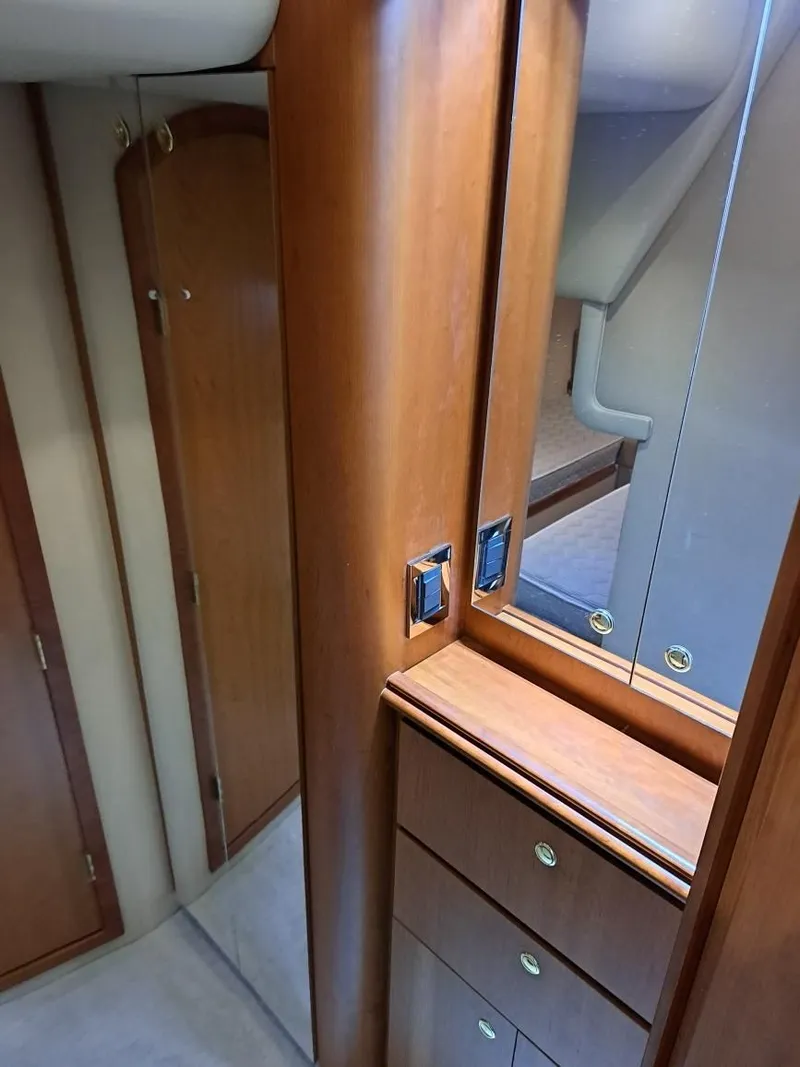 Slide: The Image of Cruisers Yachts 3870 2001 - 14