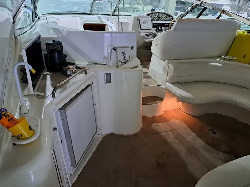 Slide: The Image of Cruisers Yachts 3870 2001 - 2