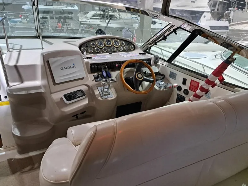 Slide: The Image of Cruisers Yachts 3870 2001 - 3