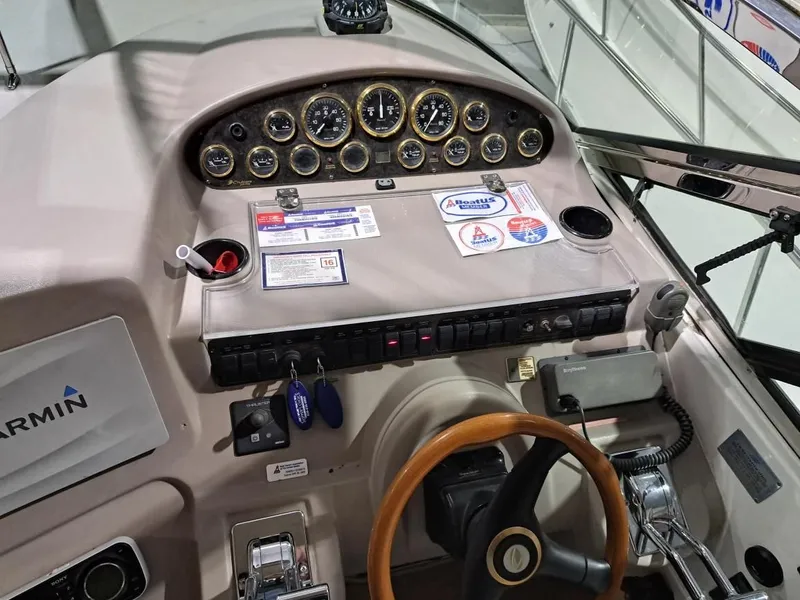 Slide: The Image of Cruisers Yachts 3870 2001 - 5