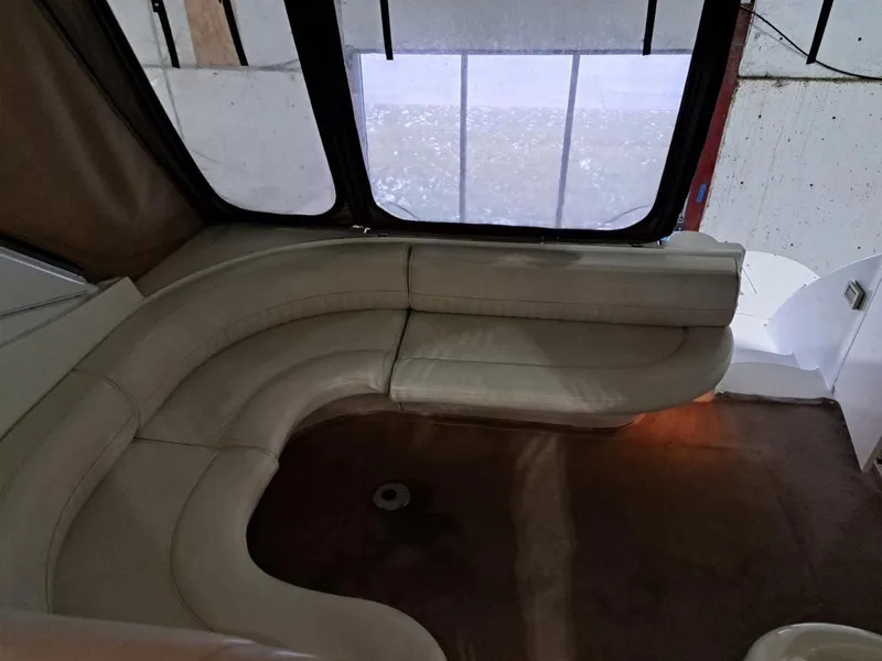 Slide: The Image of Cruisers Yachts 3870 2001 - 6