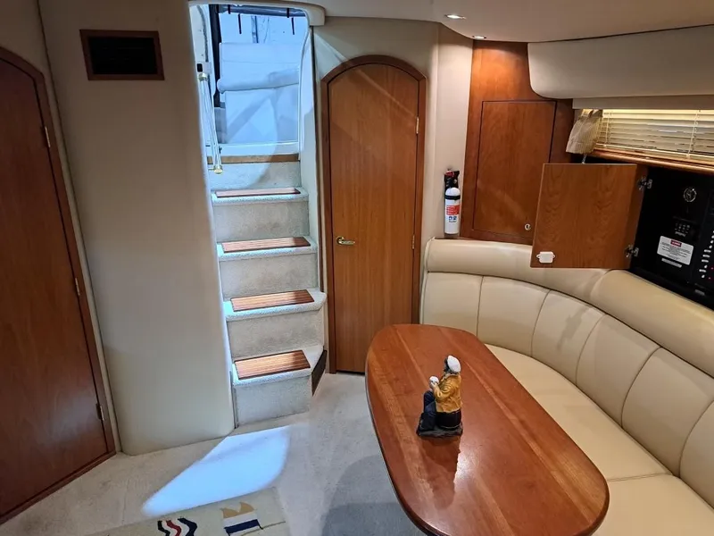 Slide: The Image of Cruisers Yachts 3870 2001 - 8