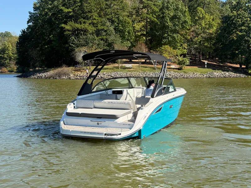 Slide: The Image of Sea Ray SDX 230 2026 - 4