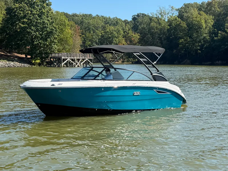 Slide: The Image of Sea Ray SDX 230 2026 - 8