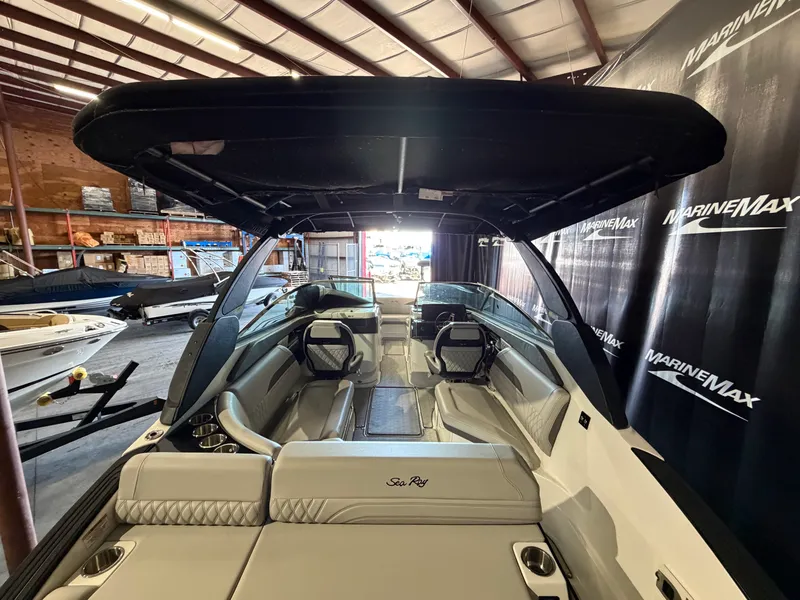 Slide: The Image of Sea Ray SLX 260 2024 - 11