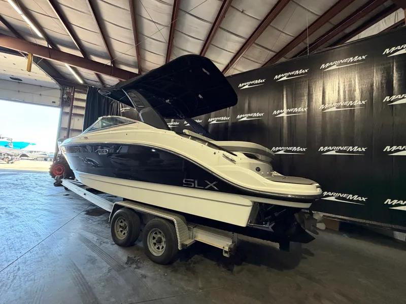 Slide: The Image of Sea Ray SLX 260 2024 - 4