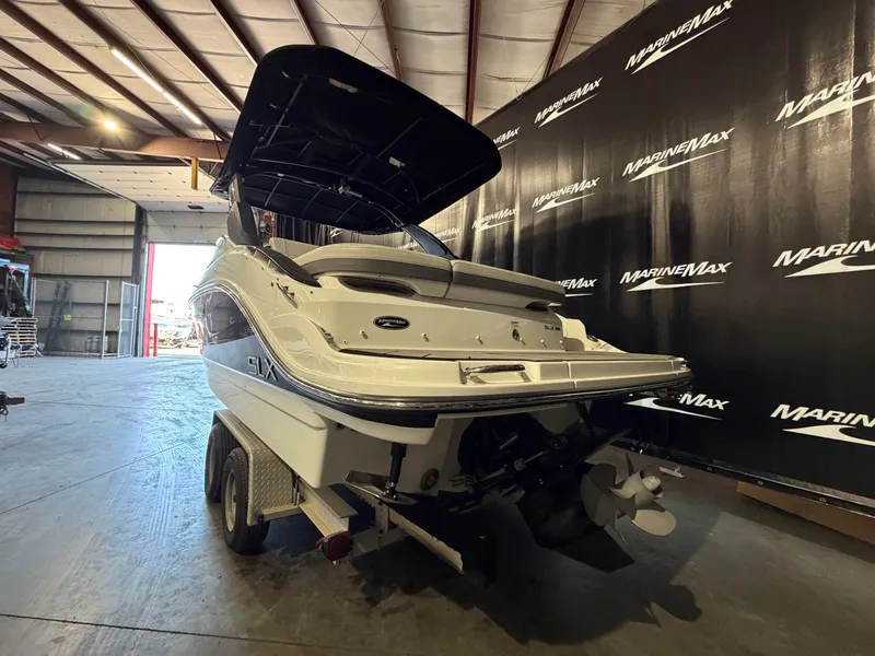 Slide: The Image of Sea Ray SLX 260 2024 - 5