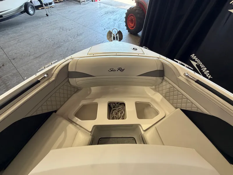 Slide: The Image of Sea Ray SLX 260 2024 - 55