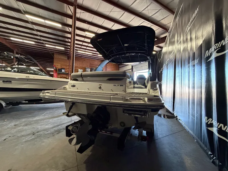 Slide: The Image of Sea Ray SLX 260 2024 - 7