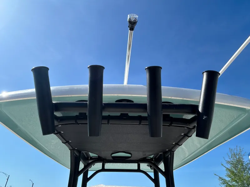 Slide: The Image of Boston Whaler 210 Montauk 2026 - 14