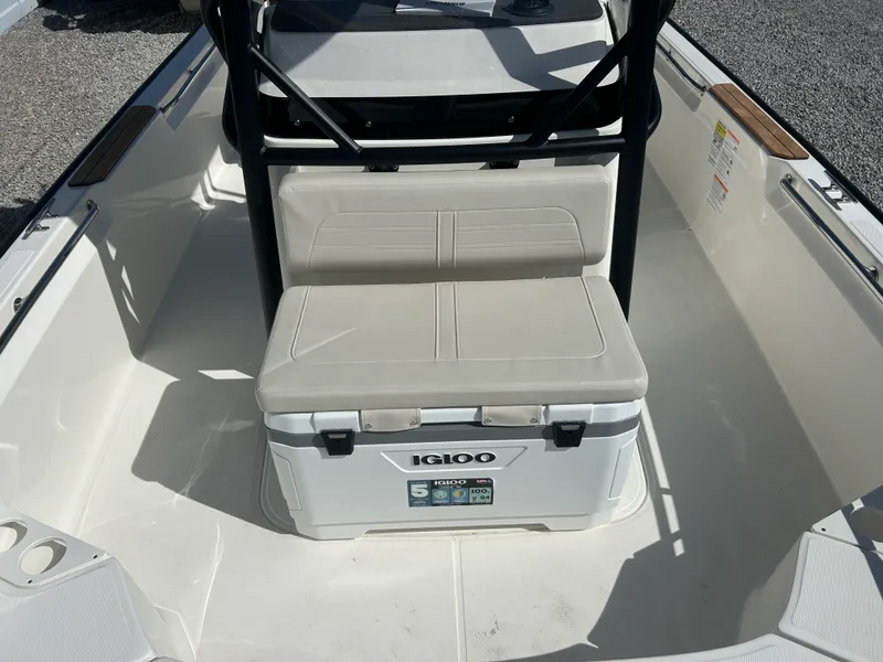 Slide: The Image of Boston Whaler 210 Montauk 2026 - 21