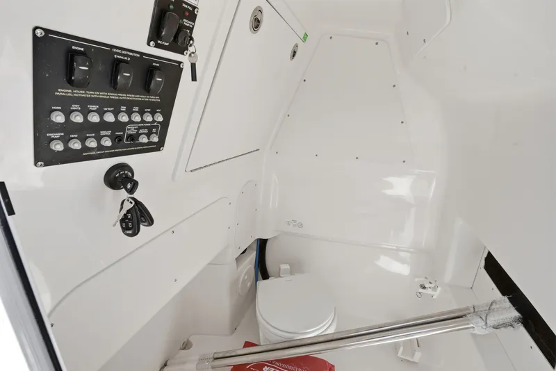 Slide: The Image of Boston Whaler 280 Dauntless 2026 - 20