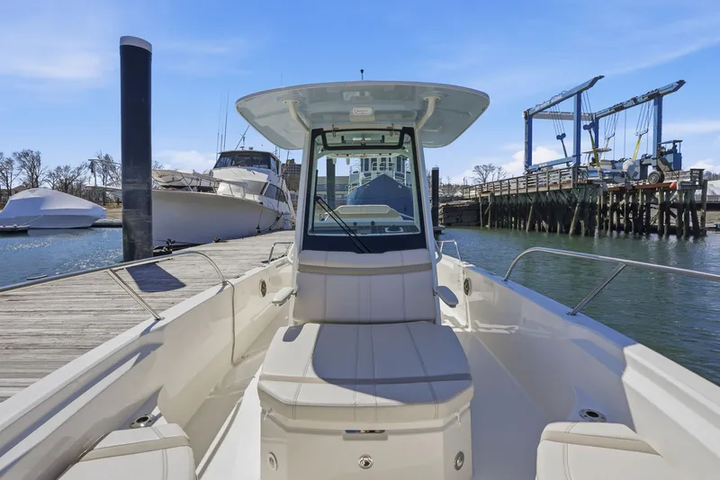 Slide: The Image of Boston Whaler 280 Dauntless 2026 - 24