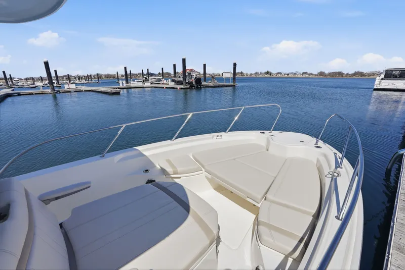 Slide: The Image of Boston Whaler 280 Dauntless 2026 - 26