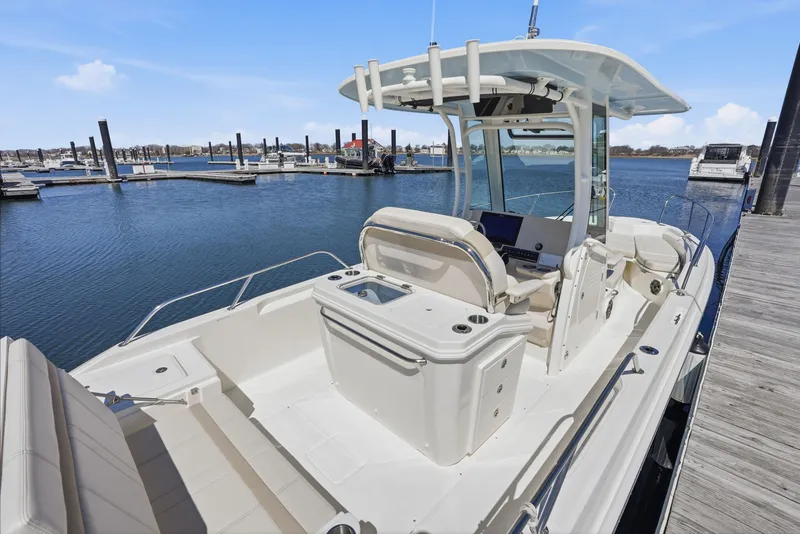Slide: The Image of Boston Whaler 280 Dauntless 2026 - 6
