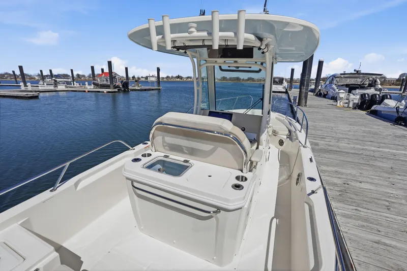 Slide: The Image of Boston Whaler 280 Dauntless 2026 - 8