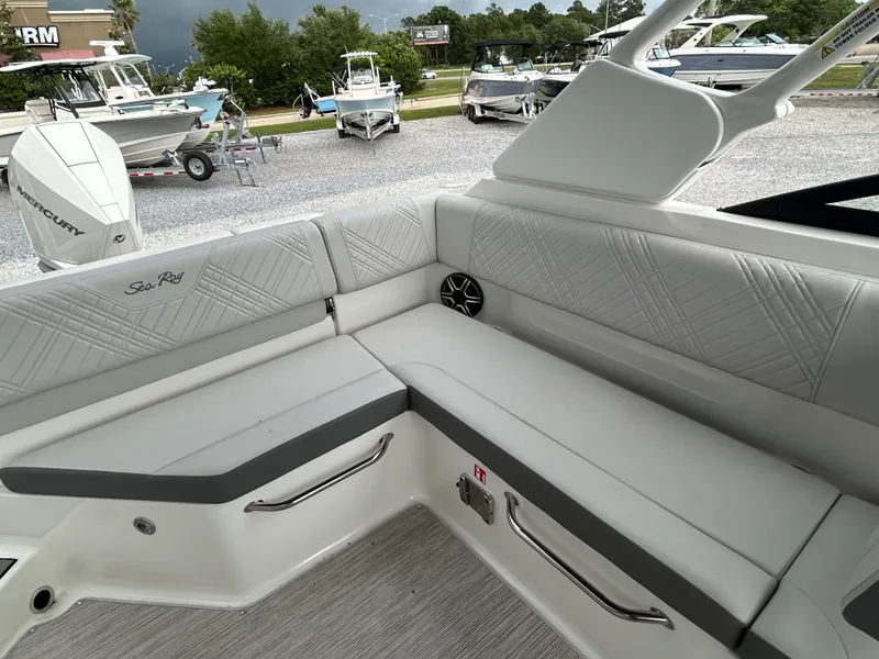 Slide: The Image of Sea Ray SDX 250 Outboard 2026 - 10