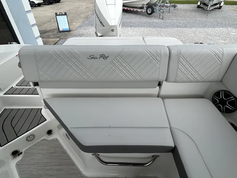 Slide: The Image of Sea Ray SDX 250 Outboard 2026 - 11