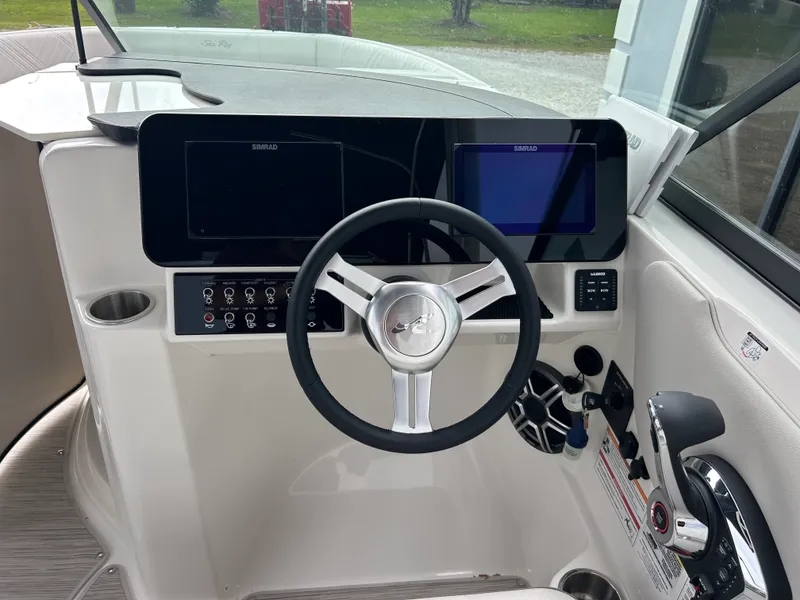 Slide: The Image of Sea Ray SDX 250 Outboard 2026 - 16