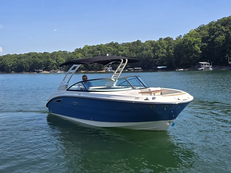 Slide: The Image of Sea Ray SDX 250 2026 - 3