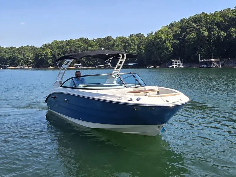 Slide: The Image of Sea Ray SDX 250 2026 - 25