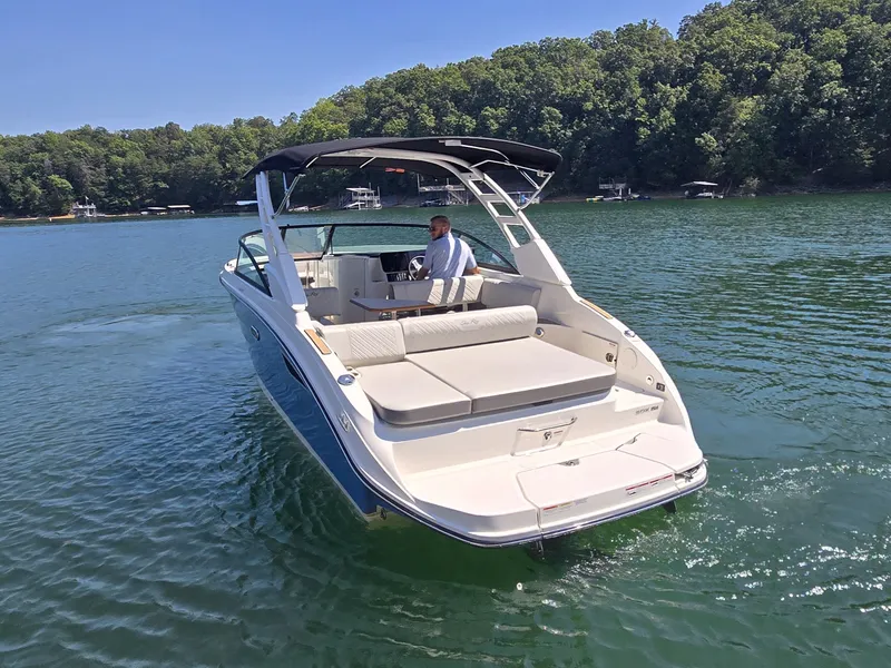Slide: The Image of Sea Ray SDX 250 2026 - 30