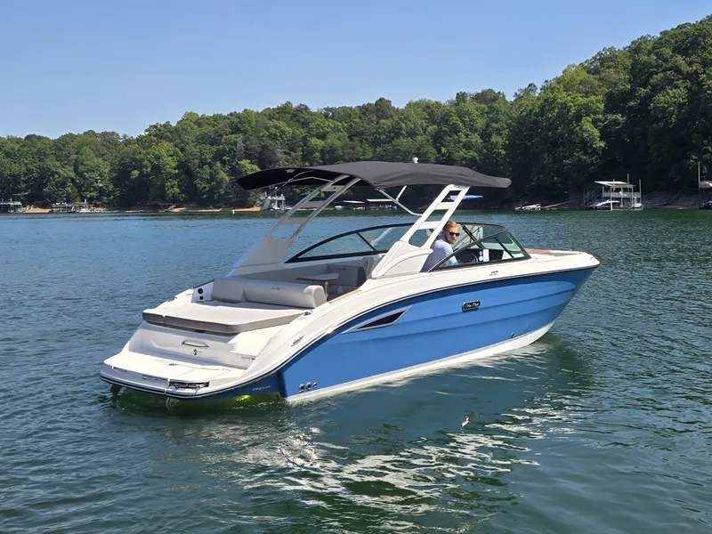 Slide: The Image of Sea Ray SDX 250 2026 - 28