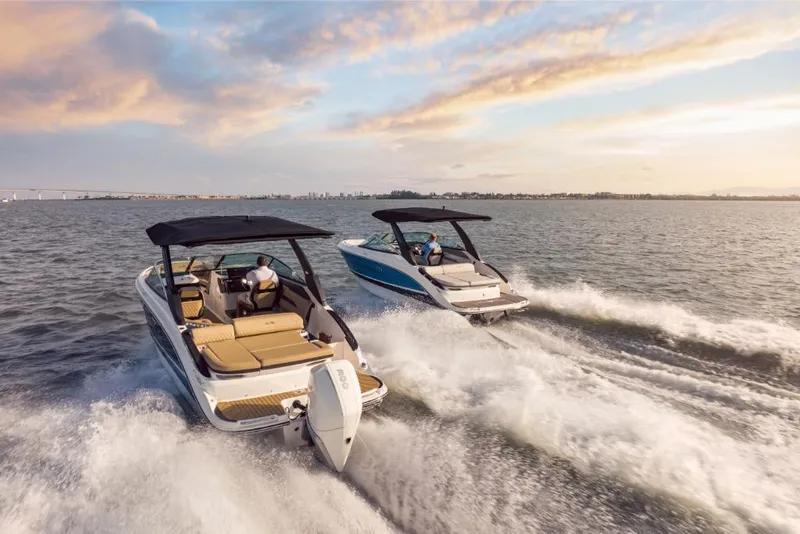 Slide: The Image of Sea Ray SLX 260 2026 - 28