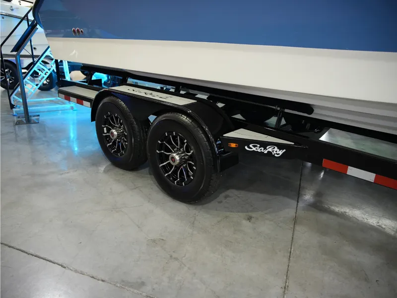 Slide: The Image of Sea Ray SDX 270 2026 - 1