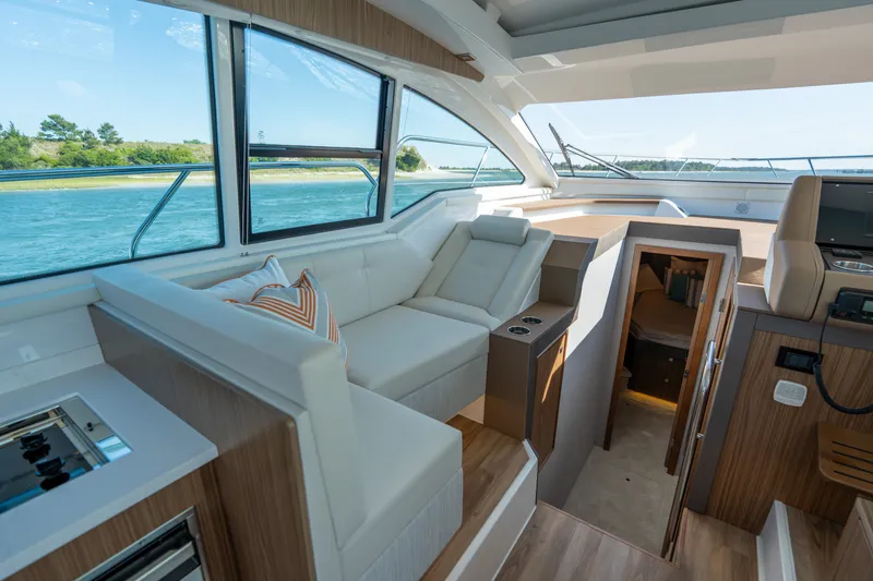 Slide: The Image of Cruisers 42 Cantius 2026 - 21
