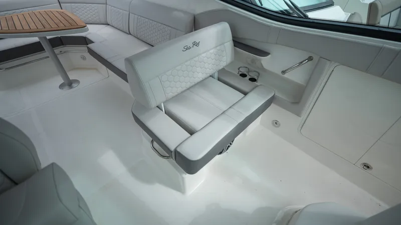 Slide: The Image of Sea Ray Sundancer 320 Outboard 2026 - 27