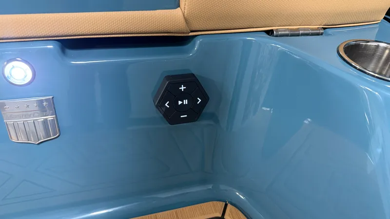 Slide: The Image of Mastercraft XT23 2026 - 14