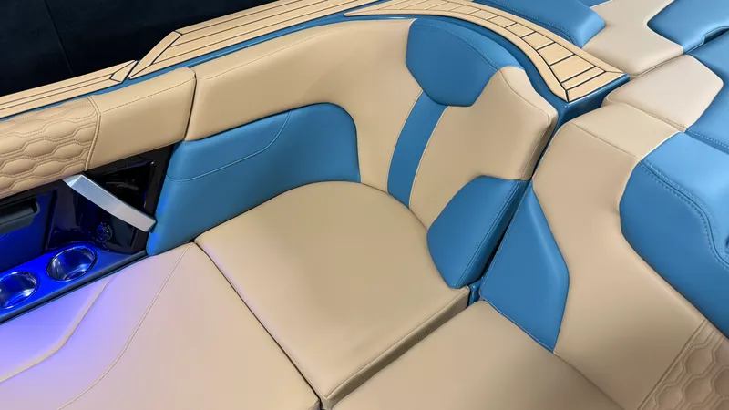 Slide: The Image of Mastercraft XT23 2026 - 32