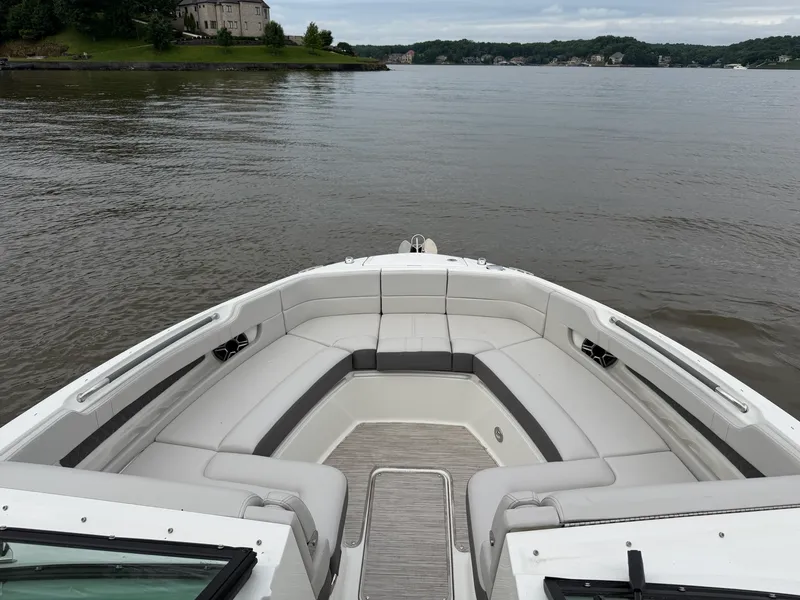 Slide: The Image of Sea Ray SLX 310 2026 - 9