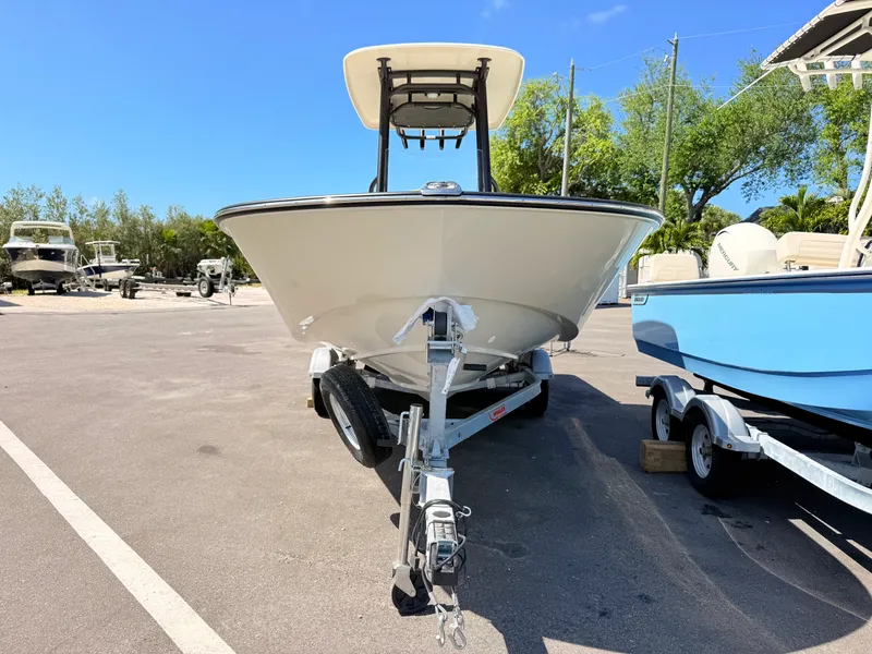 Slide: The Image of Boston Whaler 210 Montauk 2026 - 11