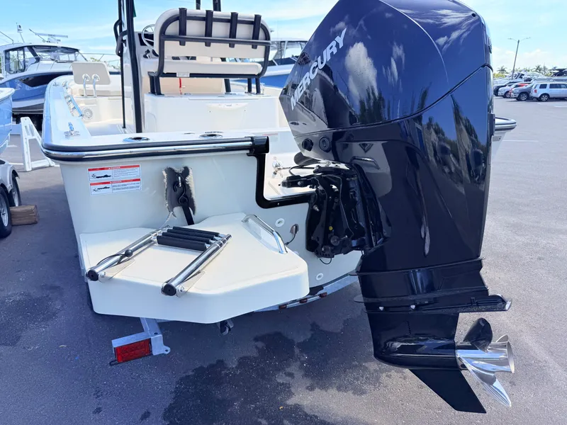 Slide: The Image of Boston Whaler 210 Montauk 2026 - 12
