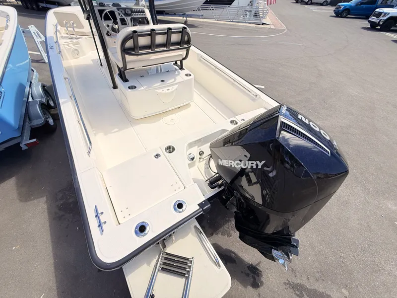 Slide: The Image of Boston Whaler 210 Montauk 2026 - 13