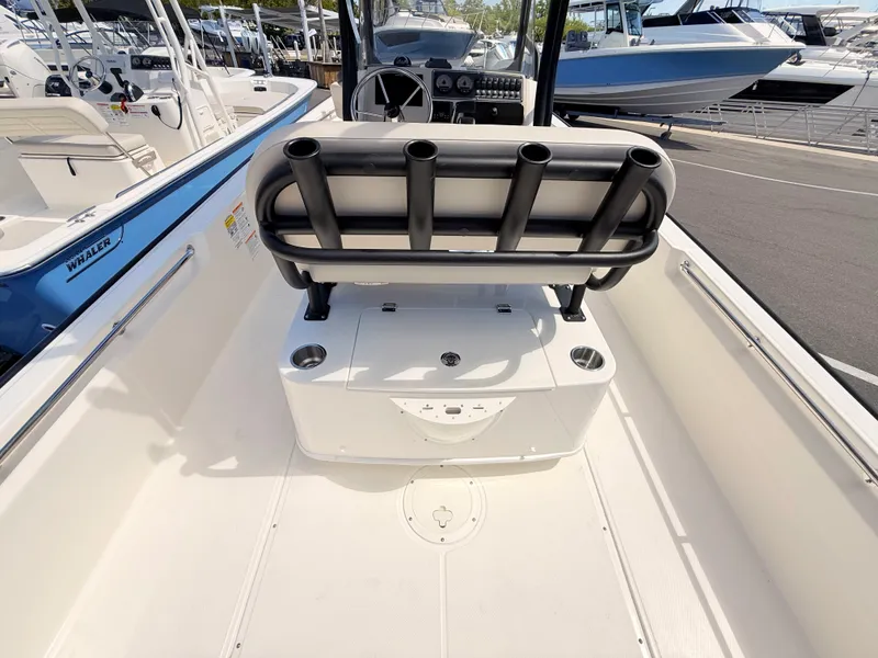 Slide: The Image of Boston Whaler 210 Montauk 2026 - 16